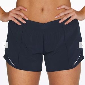 Lululemon Hot Hot Low-Ruse Lined Short 4”
